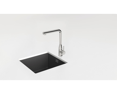 Évier de cuisine avec robinet