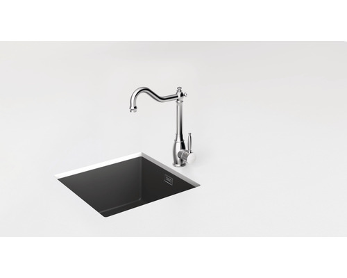 Robinet d''évier à côté d''un évier