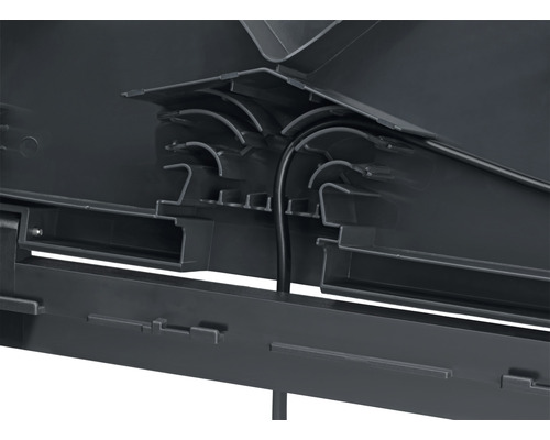 Detailansicht einer Kabeldurchführung in einem Gehäuse