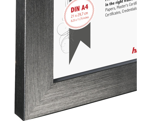 Gros plan d''un cadre photo argenté DIN A4