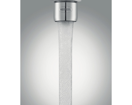 Robinet avec eau courante et logo Neoperl