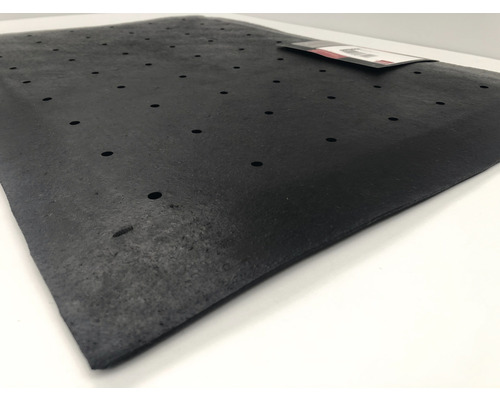 Tapis de protection de chantier noir avec trous.