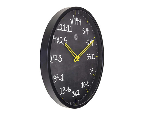 Wanduhr mit mathematischen Gleichungen anstelle von Zahlen