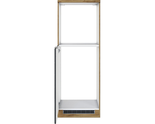 Meuble de cuisine avec porte ouverte et étagères