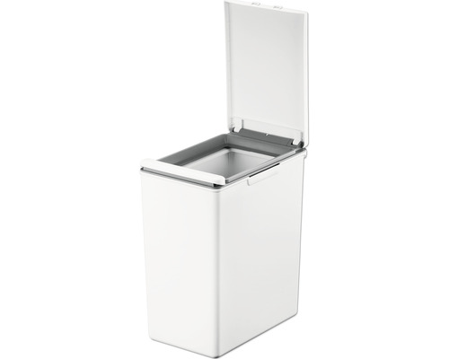 Weißer Treteimer mit offenem Deckel.