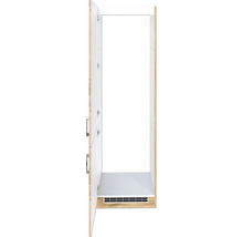 Armoire de cuisine ouverte avec grille d''aération