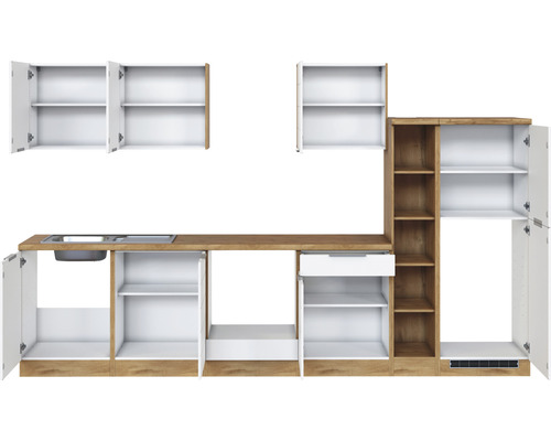 Küchenzeile mit Spüle, Schublade und Schränken