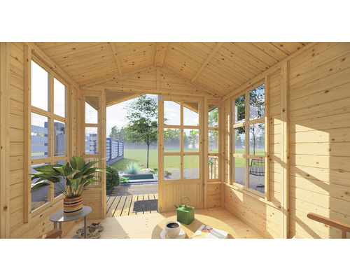 Vue intérieure d''une maison de jardin lumineuse avec fenêtres et portes vitrées