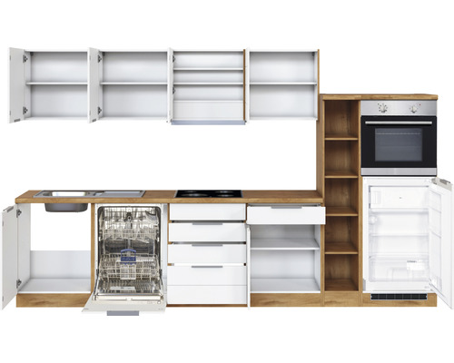 Küchenzeile mit Spüle, Geschirrspüler, Kochfeld, Backofen und Kühlschrank