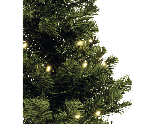 Detailaufnahme eines künstlichen Weihnachtsbaums mit Lichtern