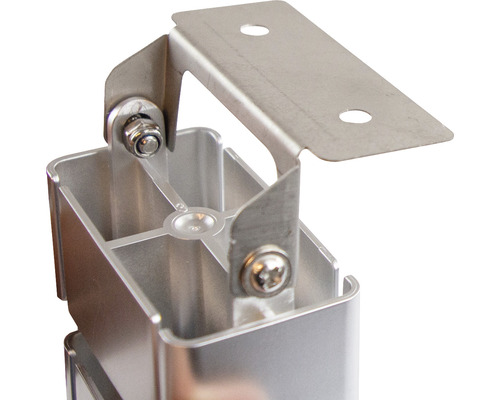 Aluminiumprofil mit Halterung