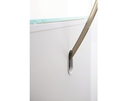 Vue détaillée d''un meuble avec trou de poignée et poignée encastrée