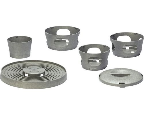 Einzelteile eines Regenspeicher-Systems aus Kunststoff