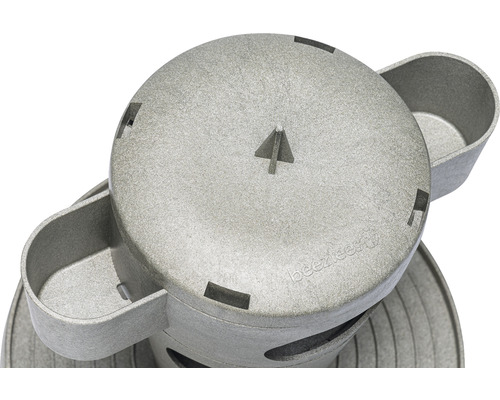 Station d''alimentation beige pour animaux de compagnie avec deux gamelles