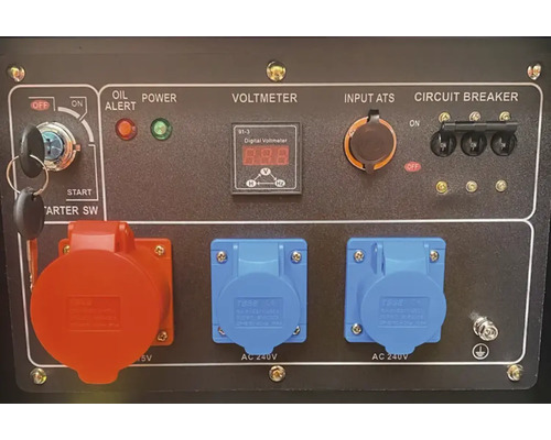 Bedienfeld eines Stromerzeugers mit Starter, Voltmeter, Steckdosen und Schutzschalter