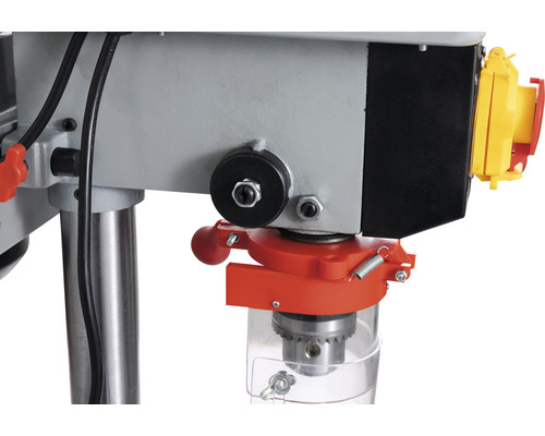 Detailaufnahme einer Standbohrmaschine mit Bohrfutter und Geschwindigkeitsregler