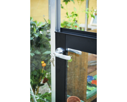 Türgriff mit Schlüssel für ein Gewächshaus