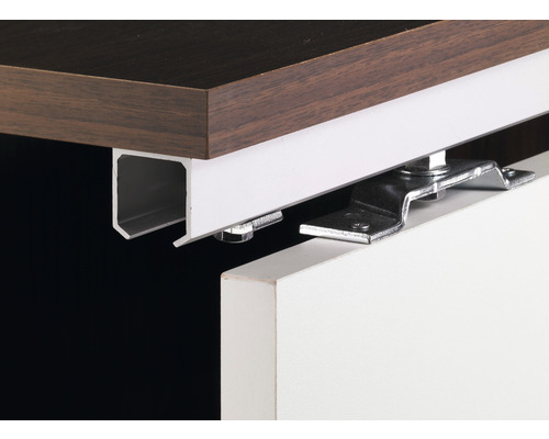 Vue détaillée d''une quincaillerie de porte coulissante avec rail et éléments de fixation