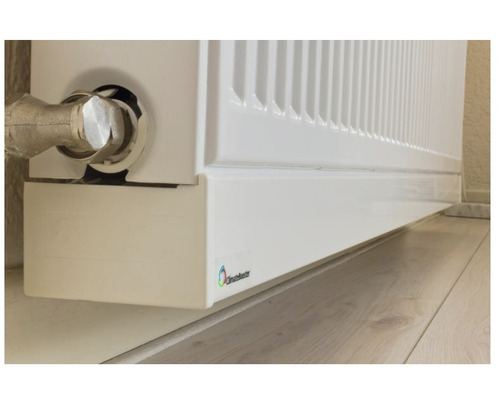 Detailansicht eines Heizkörpers mit Thermostatventil