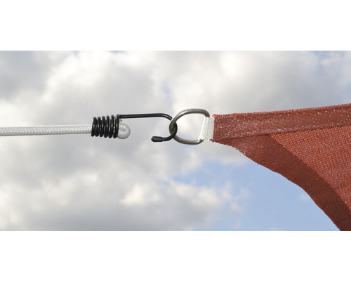 Detailaufnahme eines Sonnensegels mit Seilzug, Spannhaken und Befestigungsring.