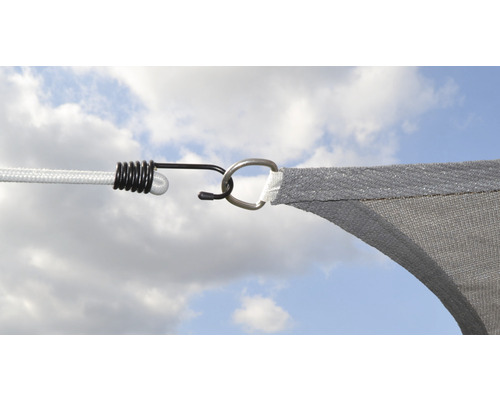 Detailansicht eines Sonnensegels mit Befestigungsmaterial