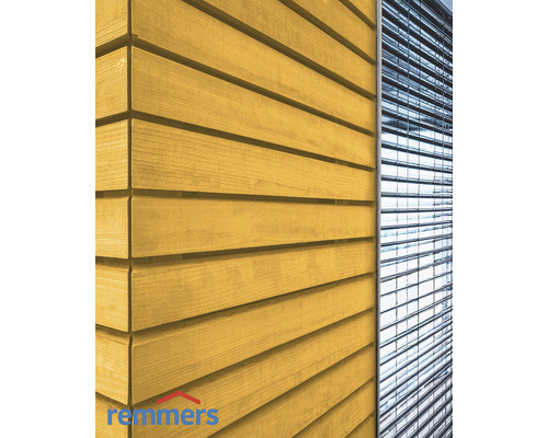 Façade en bois avec le logo Remmers et des stores