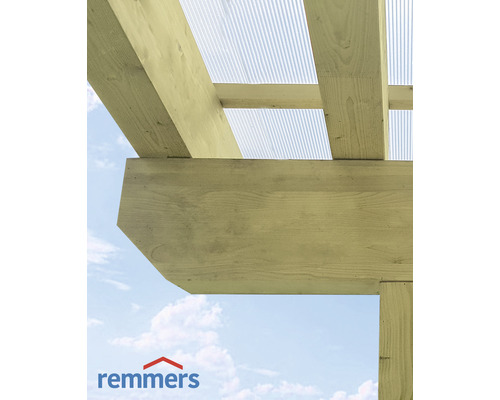 Vue détaillée d''une structure en bois avec un toit transparent