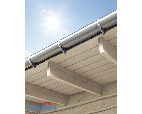 Système de gouttière monté sur une structure en bois