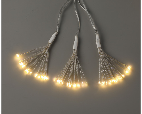 Trois guirlandes lumineuses avec plusieurs lumières LED blanc chaud
