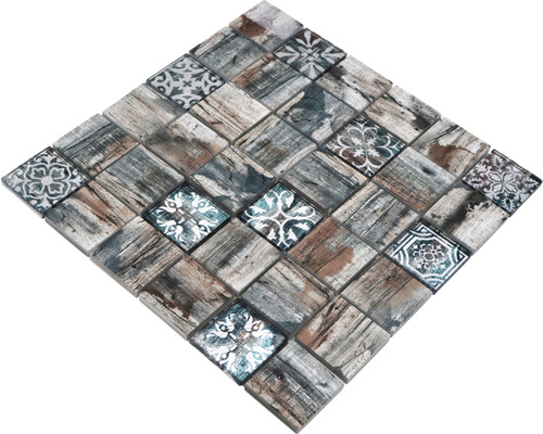 Mosaikfliese mit Holz- und Ornamentmuster