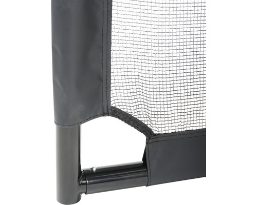 Detailansicht eines Insektenschutzgitters mit Rahmen und Netzstruktur