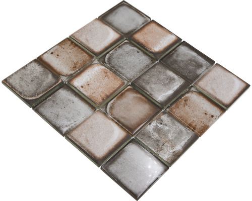 Mosaikfliese mit quadratischen Steinen