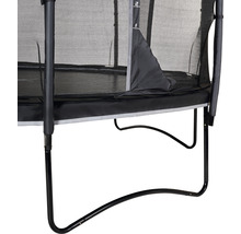 Vue détaillée d''un trampoline de jardin avec filet de sécurité et cadre noir.