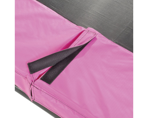 Vue détaillée d''un recouvrement de trampoline avec fermeture velcro