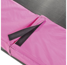 Gros plan d''un coussin de protection de trampoline avec fermeture velcro