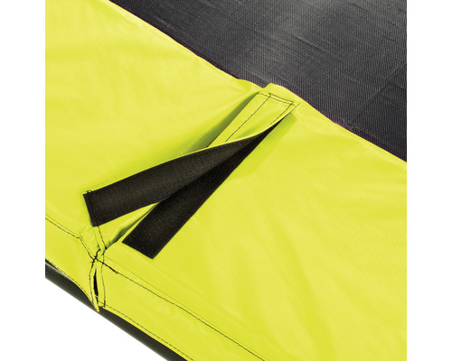 Vue détaillée d''une couverture de trampoline avec fermeture velcro