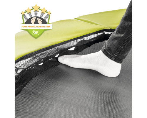 Gros plan d''un trampoline avec système de protection des pieds et le logo EXIT Toys.