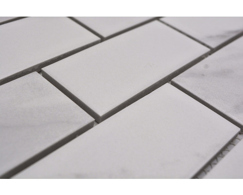 Rechteckige Mosaikfliesen aus Marmor