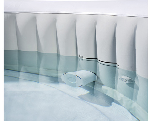 Gros plan d''un jacuzzi gonflable avec indicateur de niveau d''eau