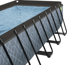 Piscine hors sol avec structure en acier et surface d''eau