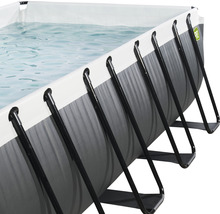 Detailansicht eines Frame-Pools mit Wasser und Stahlrahmen