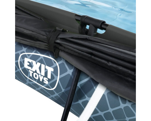 Gros plan sur une piscine Exit Toys avec couverture