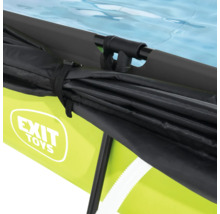 Detailansicht eines Pools mit Abdeckung, befestigt mit einem Gurt