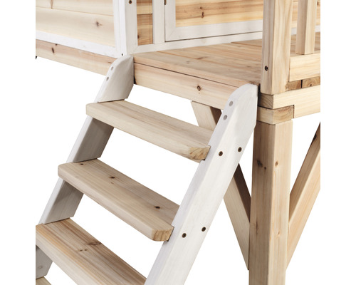 Escalier d''une cabane en bois pour enfants en détail