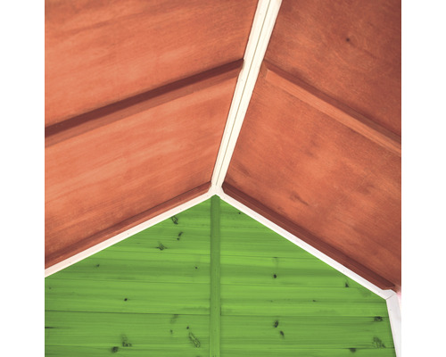 Vue intérieure d''une cabane de jardin avec murs et toit en bois