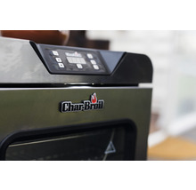 Logo Char-Broil sur un gril avec affichage numérique.