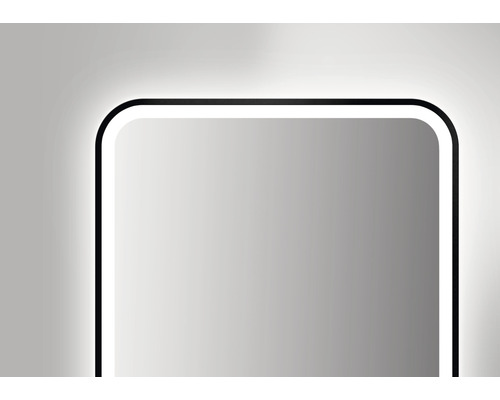 Vue détaillée d''un miroir rectangulaire avec éclairage