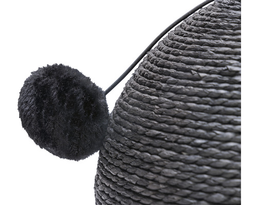 Détail d''un arbre à chat avec une balle de jeu