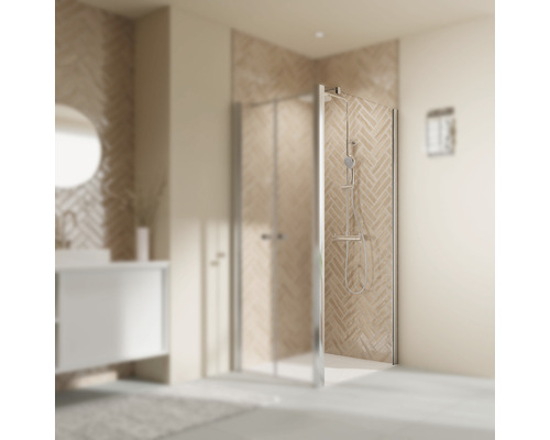 Duschabtrennung aus Glas in Badezimmer