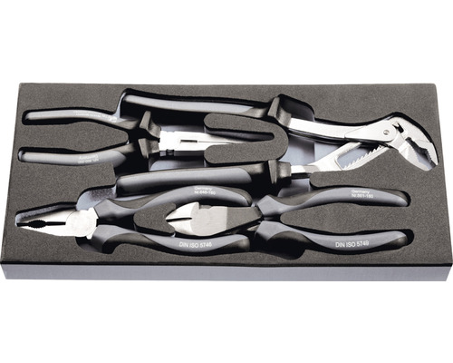 Jeu de pinces dans une boîte à outils